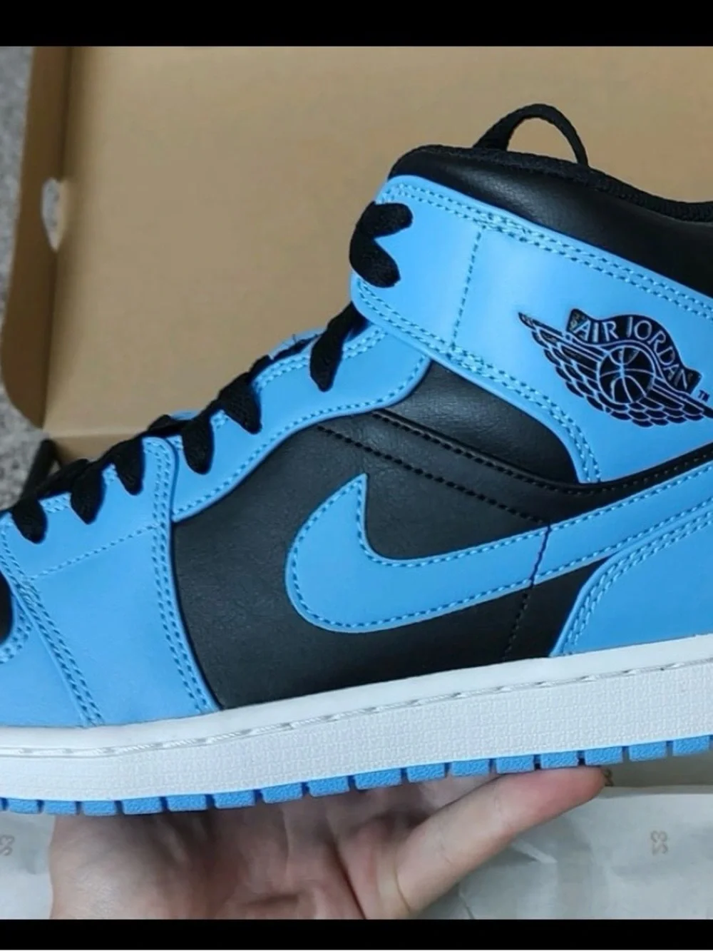 Nike Air Jordan 1 Mid Men’s Shoes size 10.5 NEW